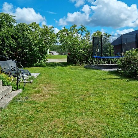 Charmigt Hus Pa Landet Naera Till Bad Strömstad Exterior foto