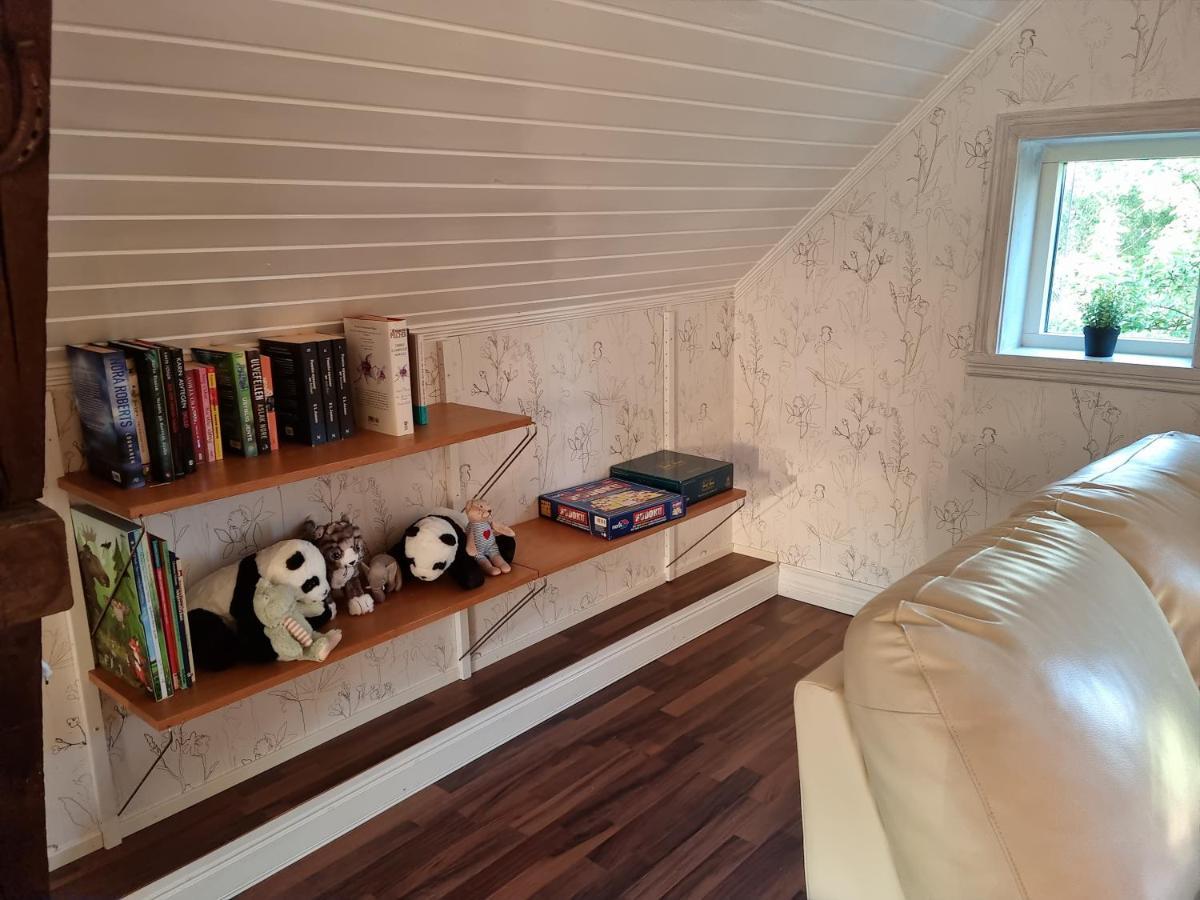 Charmigt Hus Pa Landet Naera Till Bad Strömstad Exterior foto